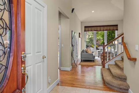 Entry Way - 19598 Green Lakes Loop, Bend, OR 97702 photo 1 of 5