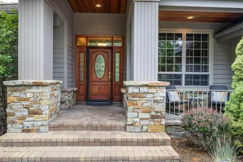 Exterior - 19598 Green Lakes Loop, Bend, OR 97702 photo 5 of 17