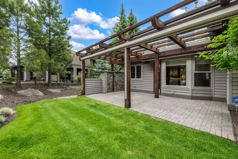 Exterior - 19598 Green Lakes Loop, Bend, OR 97702 photo 6 of 17