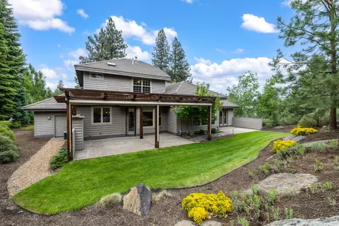 Exterior - 19598 Green Lakes Loop, Bend, OR 97702 photo 12 of 17