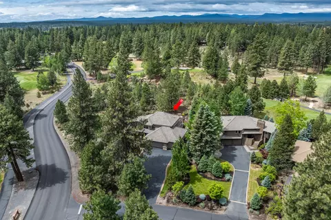 View/Area - 19598 Green Lakes Loop, Bend, OR 97702 photo 3 of 17