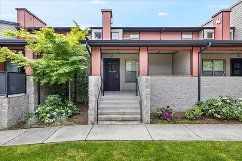 65 S Mountain Ave, Ashland, OR 97520
