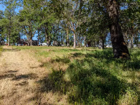 11775 Michael Rd, Central Point, OR 97502 photo 9
