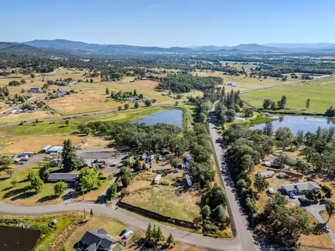 11775 Michael Rd, Central Point, OR 97502 photo 14