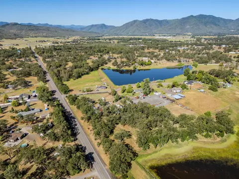 11775 Michael Rd, Central Point, OR 97502 photo 13