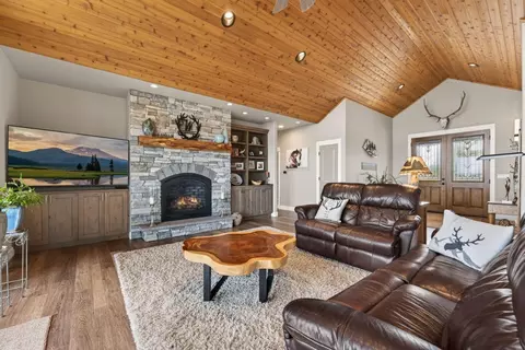 Living - 11620 SW Pixie Ln, Culver, OR 97734 photo 1 of 4