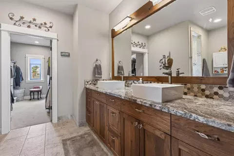 Bath - 11620 SW Pixie Ln, Culver, OR 97734 photo 1 of 4