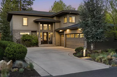 19017 NW Mt Shasta Dr, Bend, OR 97703