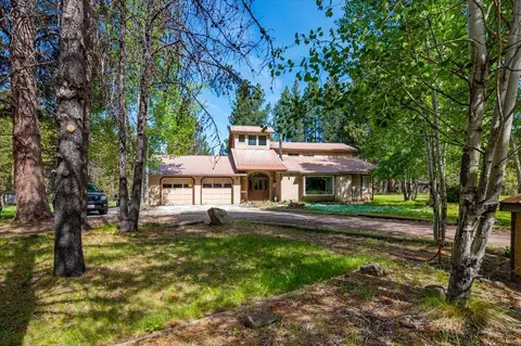Exterior - 54715 Silver Fox Dr, Bend, OR 97707 photo 6 of 13