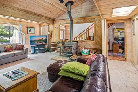 Living - 54715 Silver Fox Dr, Bend, OR 97707 photo 3 of 4