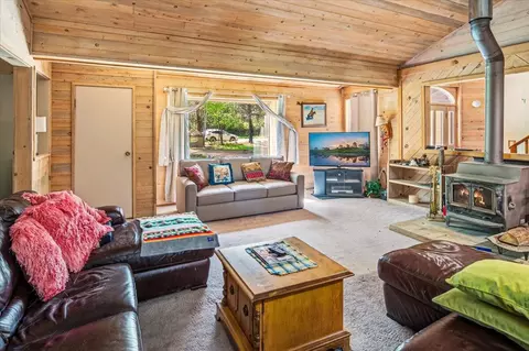 Living - 54715 Silver Fox Dr, Bend, OR 97707 photo 4 of 4