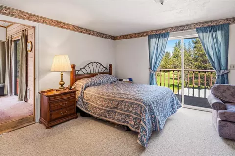 Bedroom - 54715 Silver Fox Dr, Bend, OR 97707 photo 1 of 4
