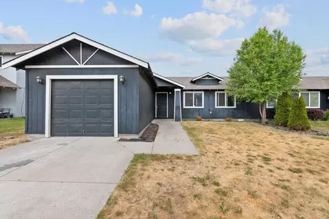866 SE Kristin Way, Madras, OR 97741