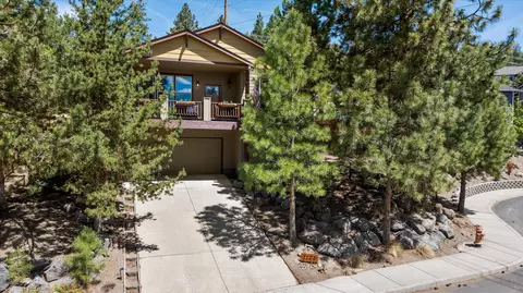 2106 NW Black Pines Pl, Bend, OR 97703