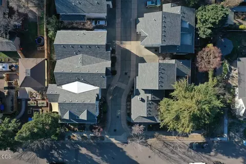 472 Scenic Dr, Ashland, OR 97520