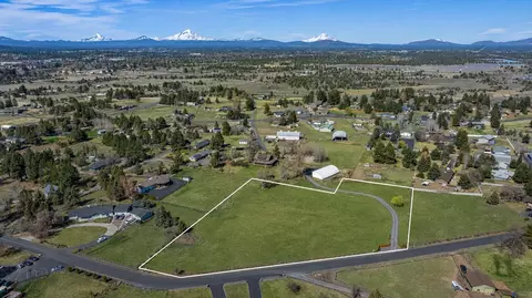 61855 Dobbin Rd, Bend, OR 97702 photo 2