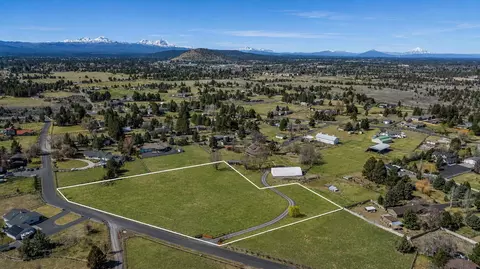 61855 Dobbin Rd, Bend, OR 97702 photo 3