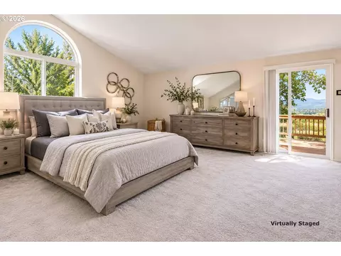 Bedroom - 182 Eagles View Dr, Grants Pass, OR 97527 photo 1 of 4