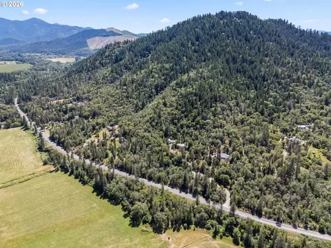 View/Area - 182 Eagles View Dr, Grants Pass, OR 97527 photo 4 of 5