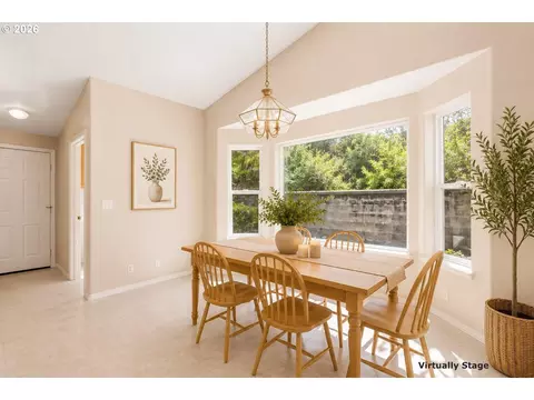 Dining - 182 Eagles View Dr, Grants Pass, OR 97527 photo 1 of 2