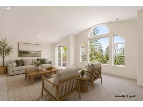 Living - 182 Eagles View Dr, Grants Pass, OR 97527 photo 1 of 3