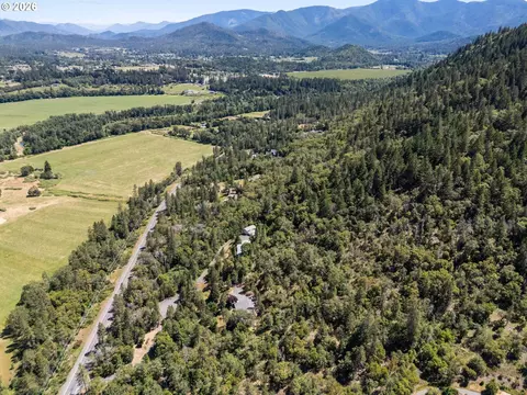 View/Area - 182 Eagles View Dr, Grants Pass, OR 97527 photo 5 of 5