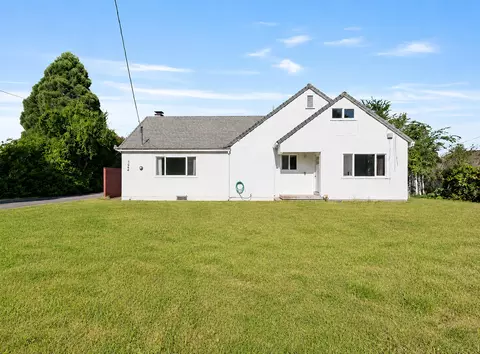 1564 Carnahan Dr, Grants Pass, OR 97527