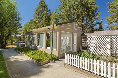 Exterior - 51445 Ash Rd, La Pine, OR 97739 photo 12 of 15
