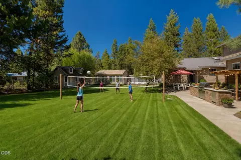 Exterior - 51445 Ash Rd, La Pine, OR 97739 photo 11 of 15