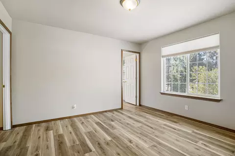 Bedroom - 51445 Ash Rd, La Pine, OR 97739 photo 1 of 7