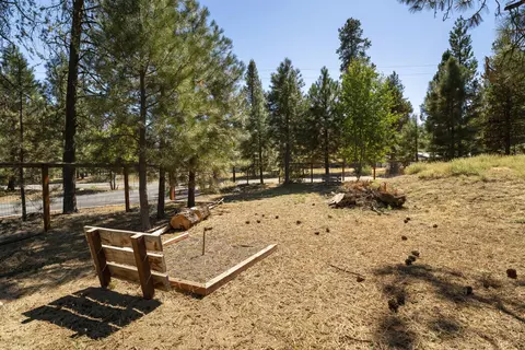 Exterior - 51445 Ash Rd, La Pine, OR 97739 photo 7 of 15