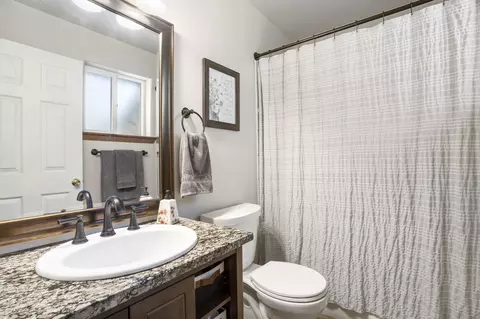 Bath - 51445 Ash Rd, La Pine, OR 97739 photo 5 of 5