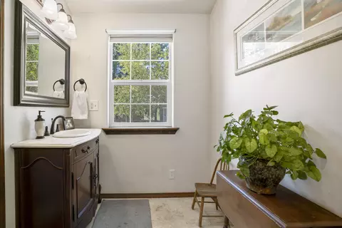 Bath - 51445 Ash Rd, La Pine, OR 97739 photo 2 of 5