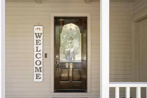 Entry Way - 51445 Ash Rd, La Pine, OR 97739 photo 1 of 3
