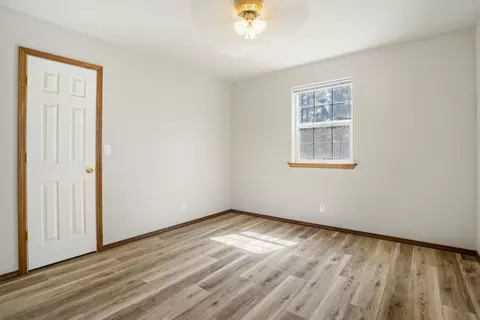 Bedroom - 51445 Ash Rd, La Pine, OR 97739 photo 4 of 7