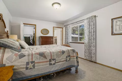 Bedroom - 51445 Ash Rd, La Pine, OR 97739 photo 7 of 7