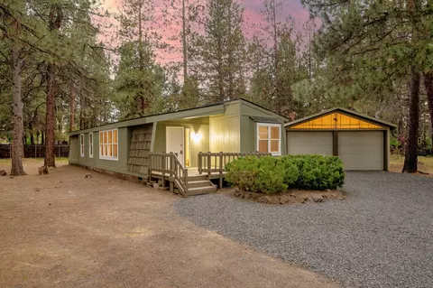 60924 Targee Dr, Bend, OR 97702 photo 3