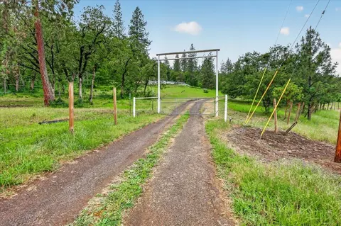 483 Wren Ridge Dr, Eagle Point, OR 97524 photo 21