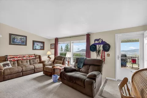 483 Wren Ridge Dr, Eagle Point, OR 97524 photo 3