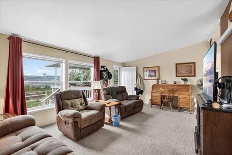 483 Wren Ridge Dr, Eagle Point, OR 97524 photo 4