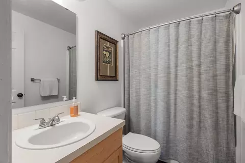 Bath - 20612 Daisy Ln, Bend, OR 97702 photo 1 of 3