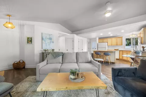 Living - 20612 Daisy Ln, Bend, OR 97702 photo 4 of 4