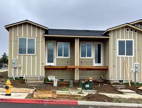 3910 SW 39th St #LOT 40, Redmond, OR 97756