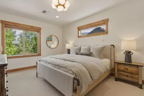 Bedroom - 60420 Snap Shot Loop, Bend, OR 97702 photo 4 of 6