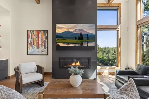 Living - 60420 Snap Shot Loop, Bend, OR 97702 photo 3 of 5