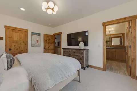 Bedroom - 60420 Snap Shot Loop, Bend, OR 97702 photo 5 of 6