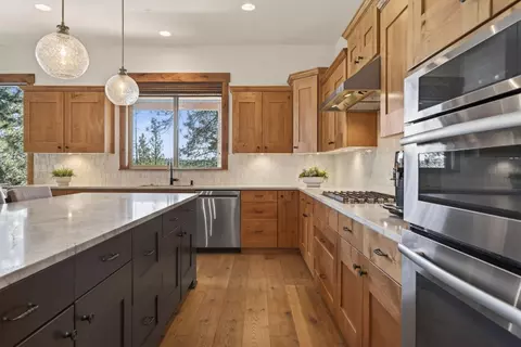 Kitchen - 60420 Snap Shot Loop, Bend, OR 97702 photo 2 of 4