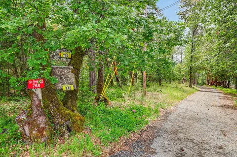 Other - 758 Summit Loop, Grants Pass, OR 97527 photo 5 of 5