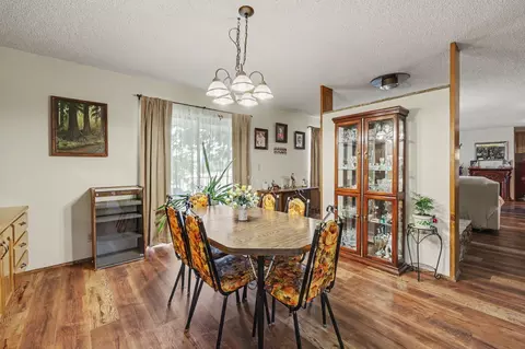 Dining - 758 Summit Loop, Grants Pass, OR 97527 photo 1 of 1