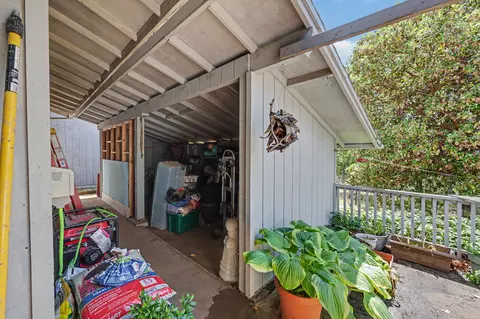 Exterior - 758 Summit Loop, Grants Pass, OR 97527 photo 8 of 18